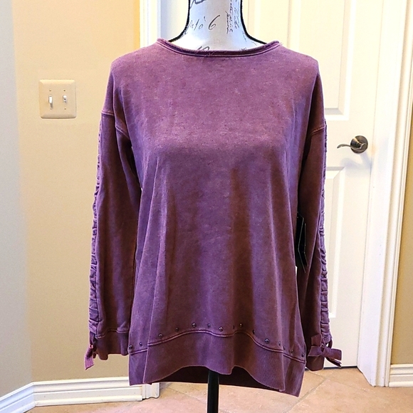 Rock & Republic Tops - Woman's Rock & Republic Sweatshirt Size Large